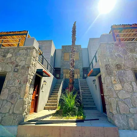 Triplex Bitez - Shared Pool, Terrace & Guest Villa Bodrum