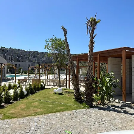 Triplex Bitez - Shared Pool, Terrace & Guest Villa Bodrum