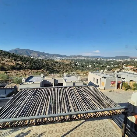 Triplex Bitez - Shared Pool, Terrace & Guest Villa Bodrum